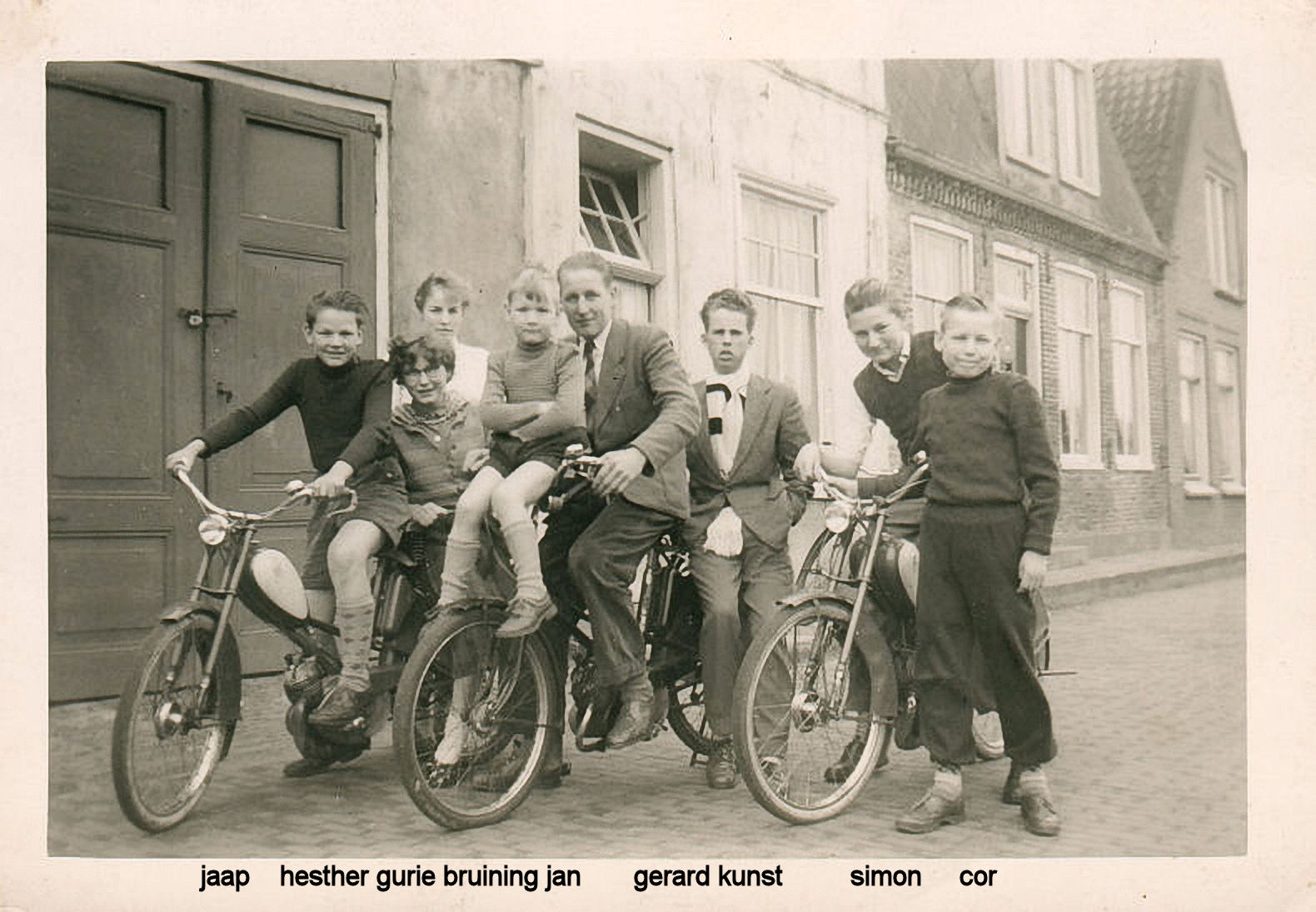 Klik voor foto in apart venster 000710.jpg