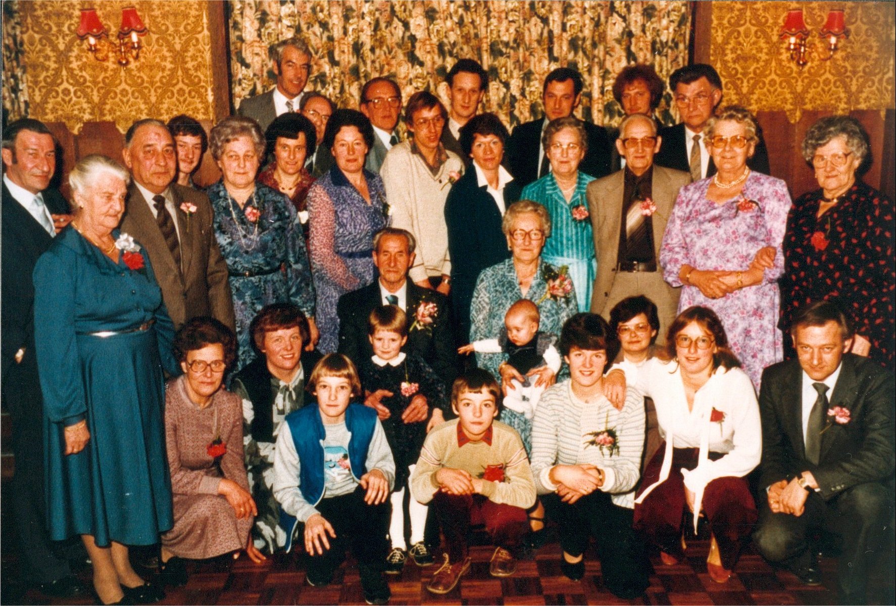 Klik voor foto in apart venster 0087011110.jpg