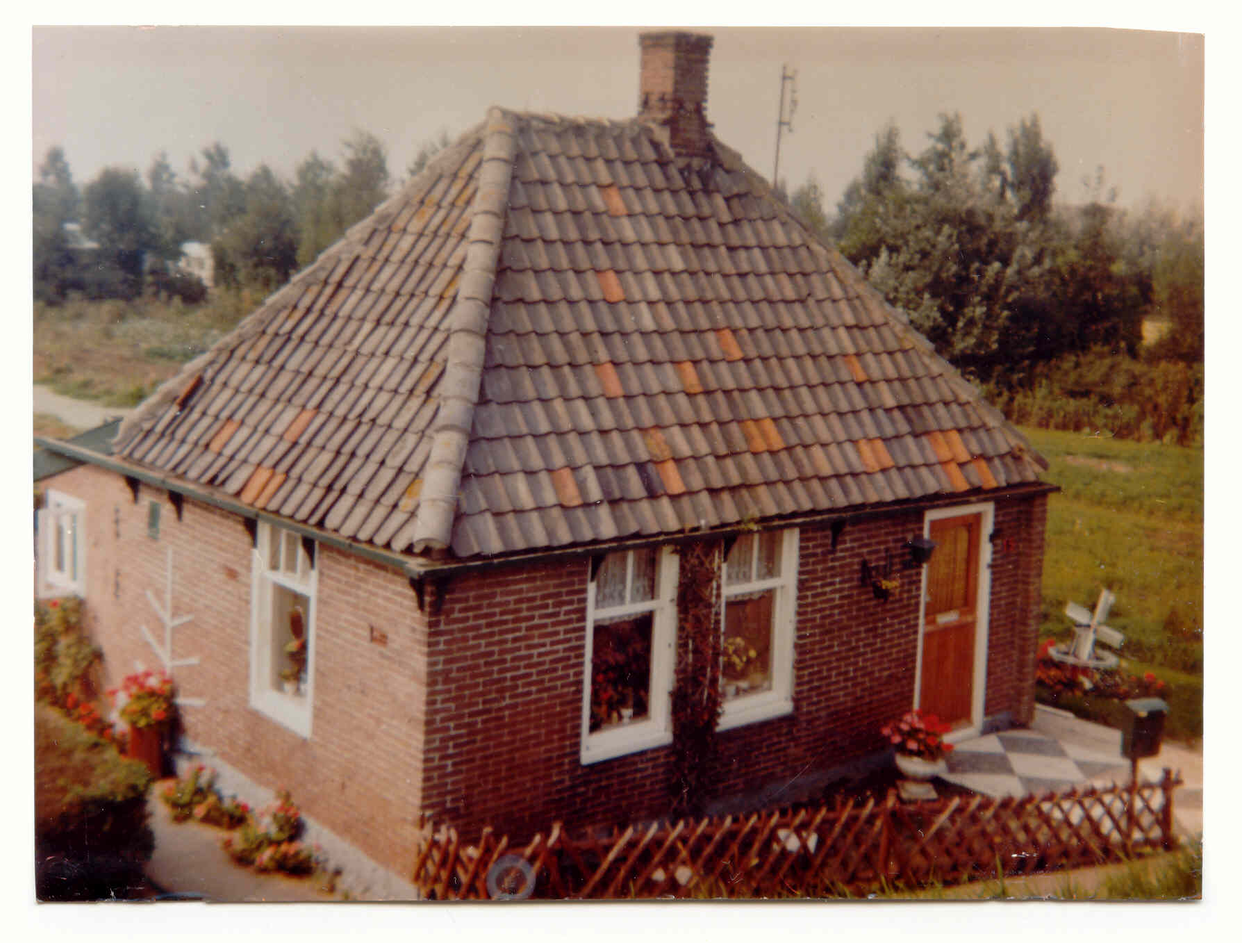 Klik voor foto in apart venster 058212.jpg